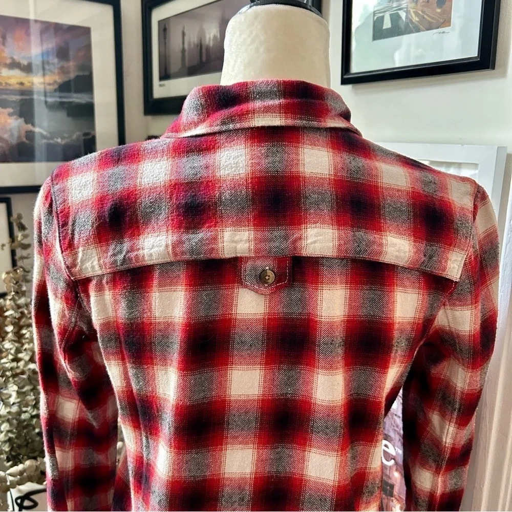 Vans Women’s Plaid Flannel Button Up Shirt - Picture 5 of 9